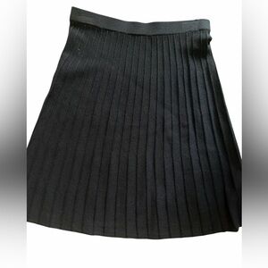 St. John navy  Pleated Skirt size 6